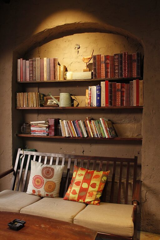 Tips for Creating a Cozy Reading Nook in Any Room